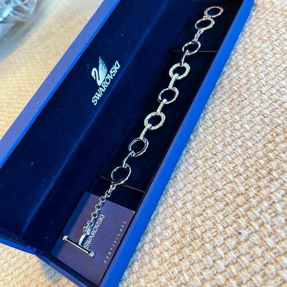 Genuine Swarovski Link Bracelet with Toggle Closure - Picture 1 of 17